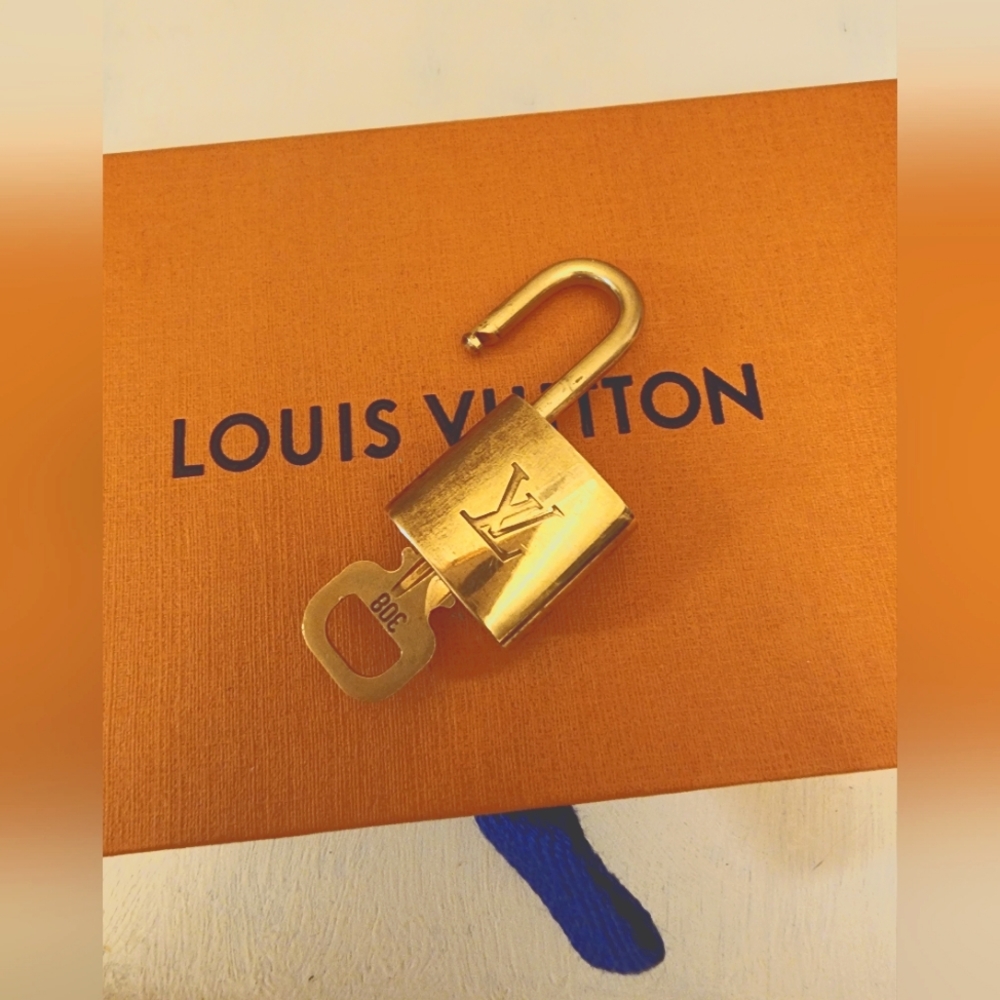 Louis Vuitton Lock and Key #308